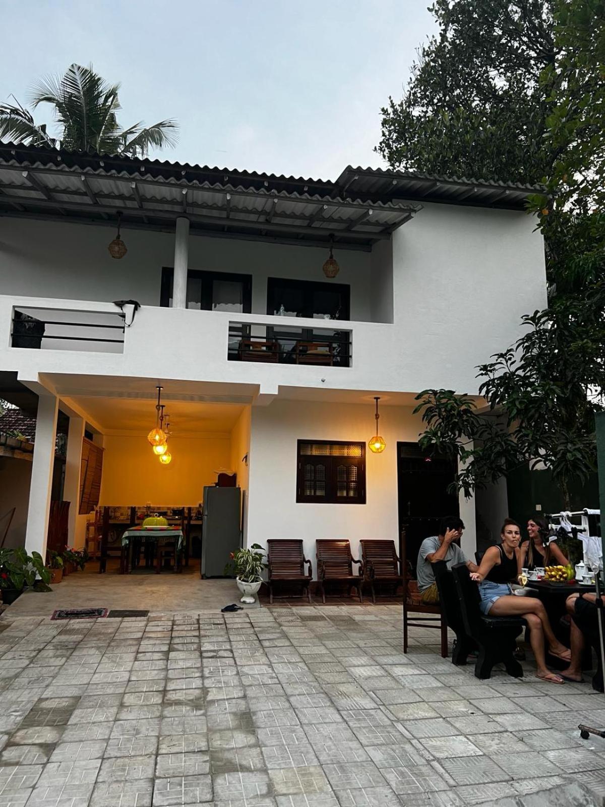 Little Villa Guest House Ахангама Екстериор снимка