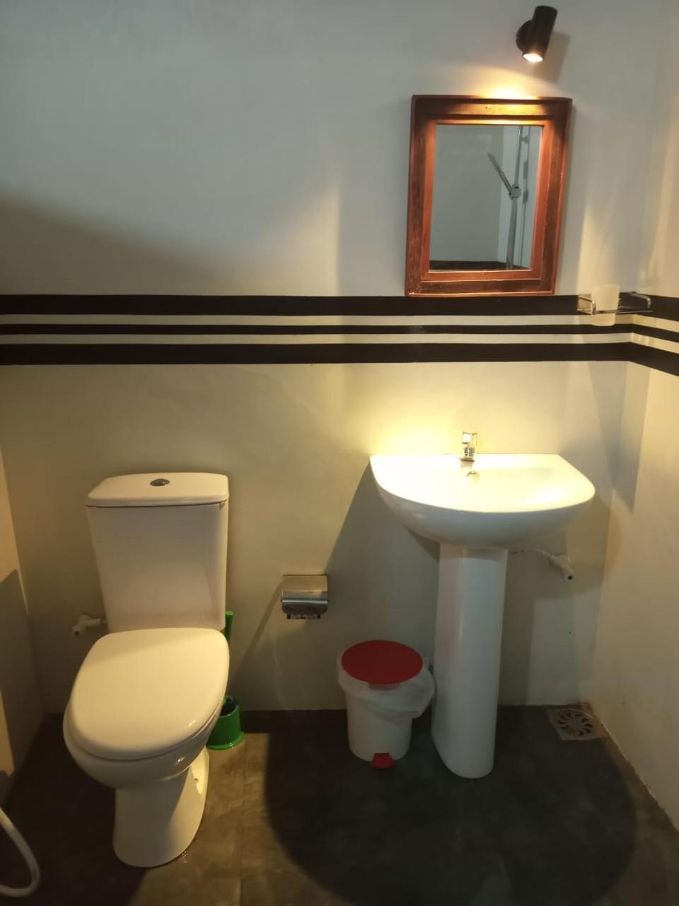 Little Villa Guest House Ахангама Екстериор снимка