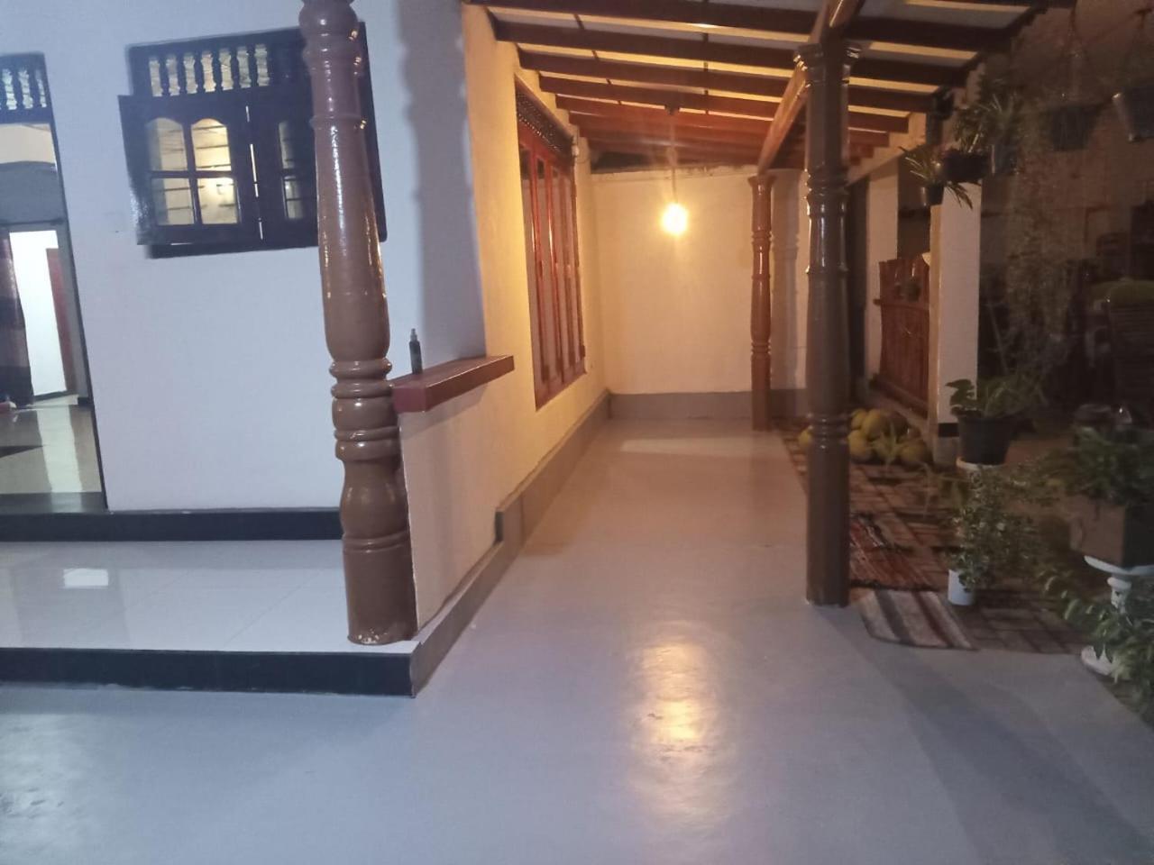 Little Villa Guest House Ахангама Екстериор снимка