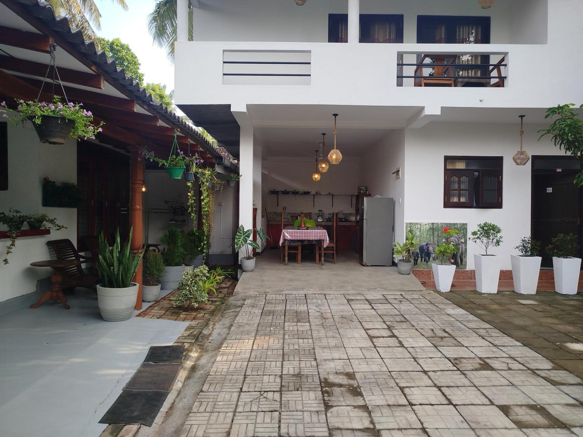 Little Villa Guest House Ахангама Екстериор снимка