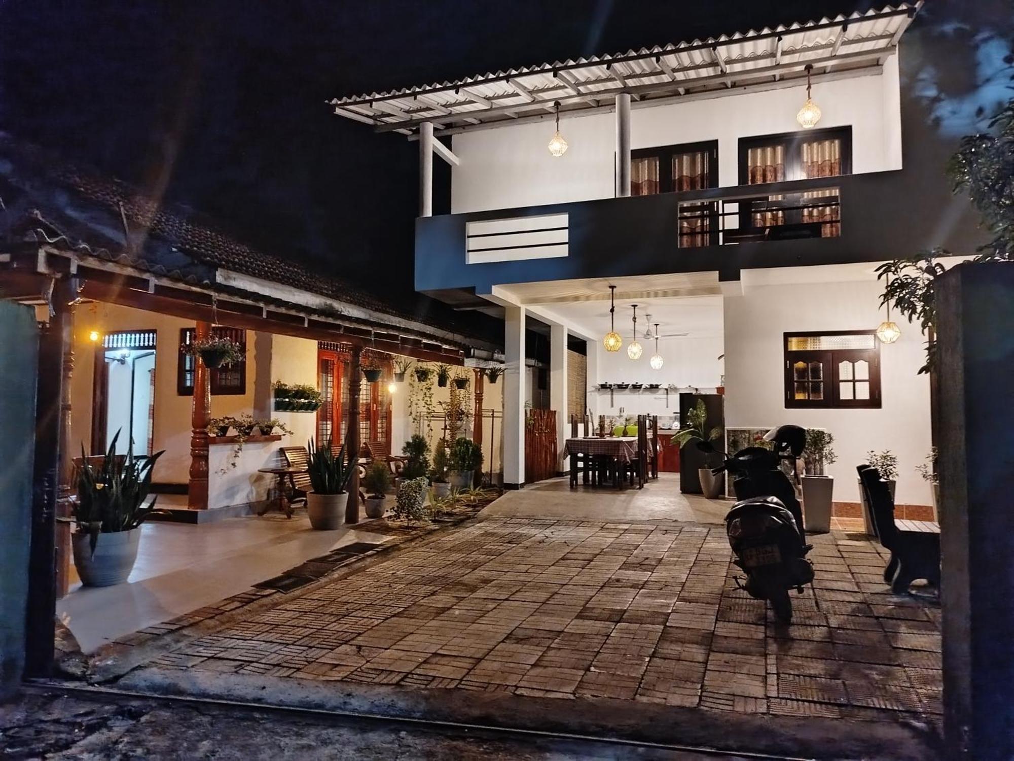Little Villa Guest House Ахангама Екстериор снимка