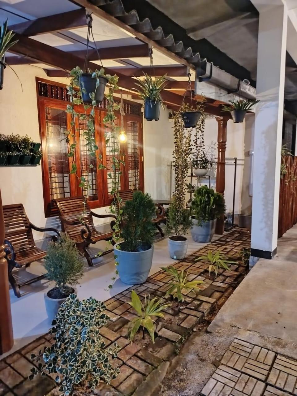 Little Villa Guest House Ахангама Екстериор снимка